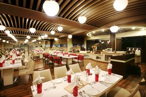Restaurant - Vijan Mahal (Jabalpur)
