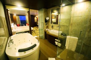 Douche, articles de toilette (gratuits), serviettes fournies