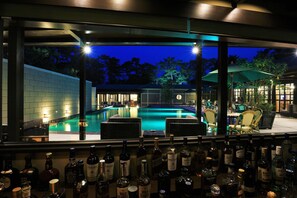 Poolside bar - Amane Resort Gahama (Beppu)