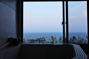 [Club Lounge Access] Wing Villa | Bathroom | Free toiletries, hair dryer, bathrobes, slippers - Amane Resort Gahama (Beppu)
