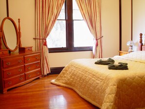 Traditional-Haus, 5 Schlafzimmer, Parkblick