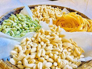 Lunch and dinner served, Italian cuisine