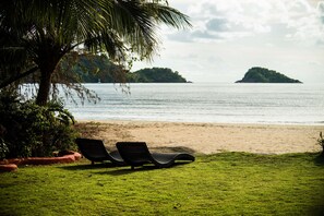 Playa privada y playa de arena blanca 