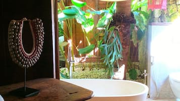 Java Old House | Deep soaking bathtub