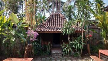 Jineman House | Bed sheets