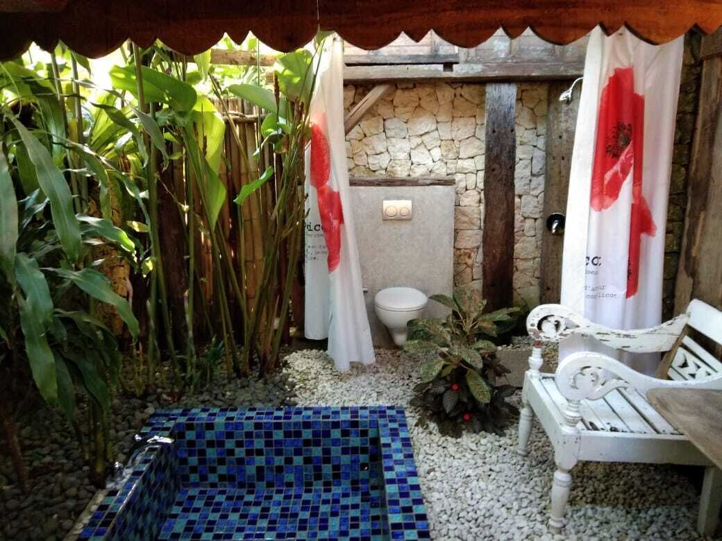 Casa (Jineman) | Baño | Zapatillas