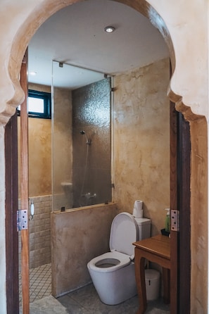 Studiosvit Deluxe - 1 sovrum - privat badrum - executive-våning | Badrum | Gratis toalettartiklar, hårtork, handdukar och tvål