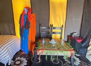 Ropa de cama de alta calidad, cortinas blackout y cunas gratuitas 