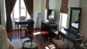 Executive Double or Twin Room | Room amenity - Myat Thinzar Hotel (Oattara Thiri Township)