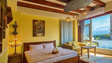 Deluxe Double Room, 1 Queen Bed | Interior