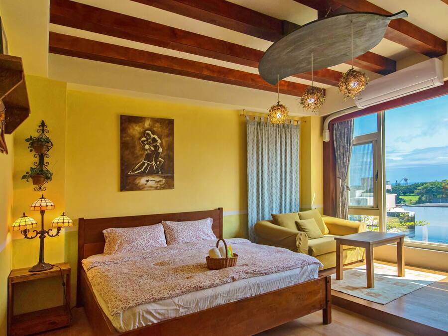 Deluxe Double Room, 1 Queen Bed | Interior