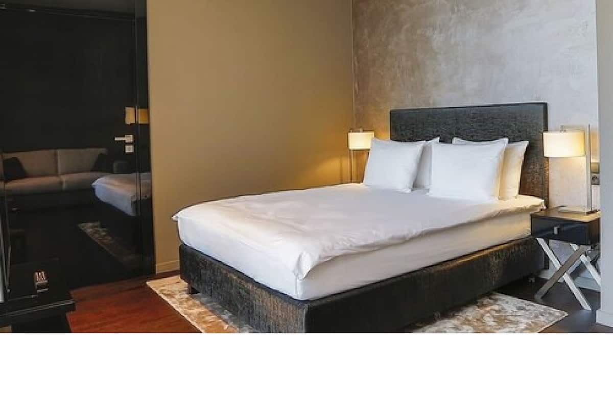 Premium Double Room | Premium bedding, in-room safe, desk, iron/ironing board