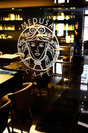 Bar (in der Unterkunft)