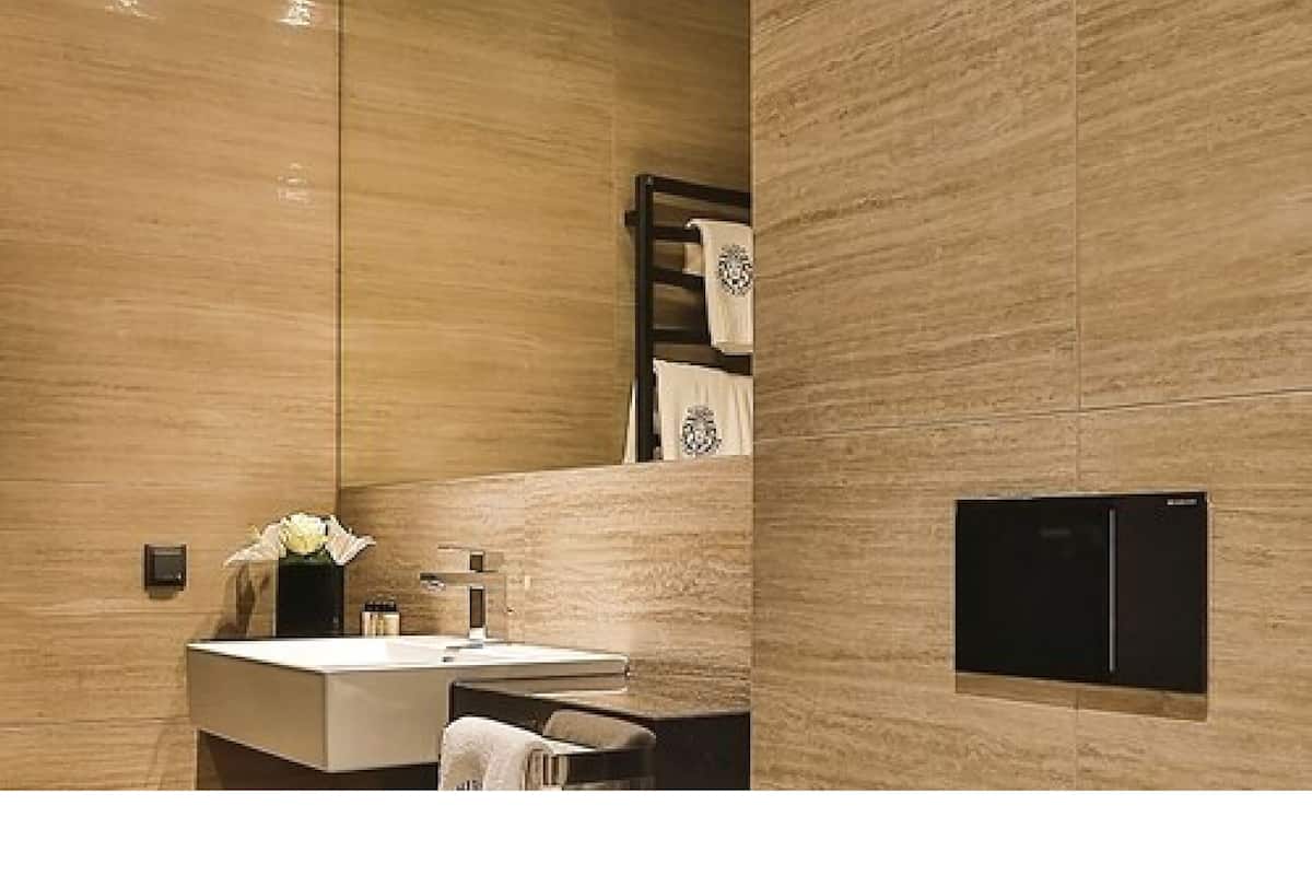 Premium bedding, in-room safe, desk, iron/ironing board