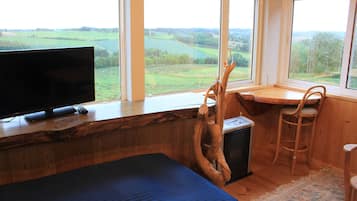 Standard Room, Non Smoking, Mountain View | 1 bedroom, desk, bed sheets