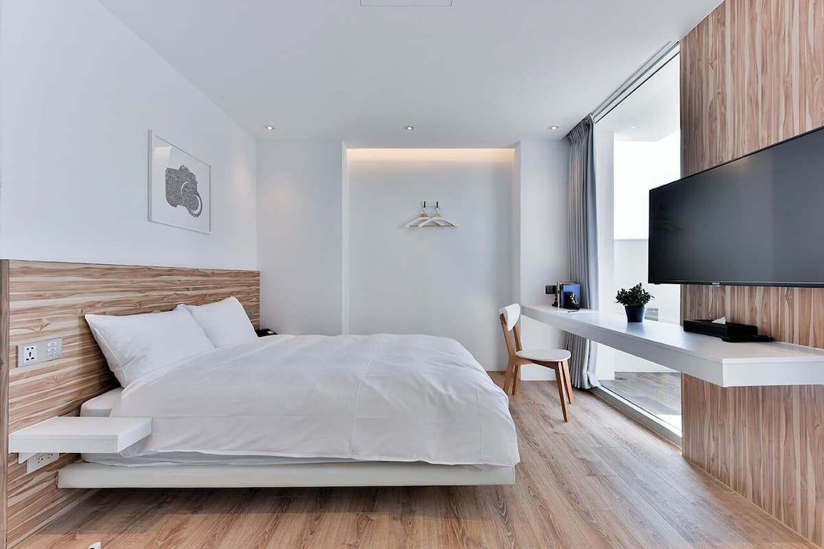 Deluxe tweepersoonskamer (603) | Luxe beddengoed, donzen dekbedden, een bureau, geluiddichte muren