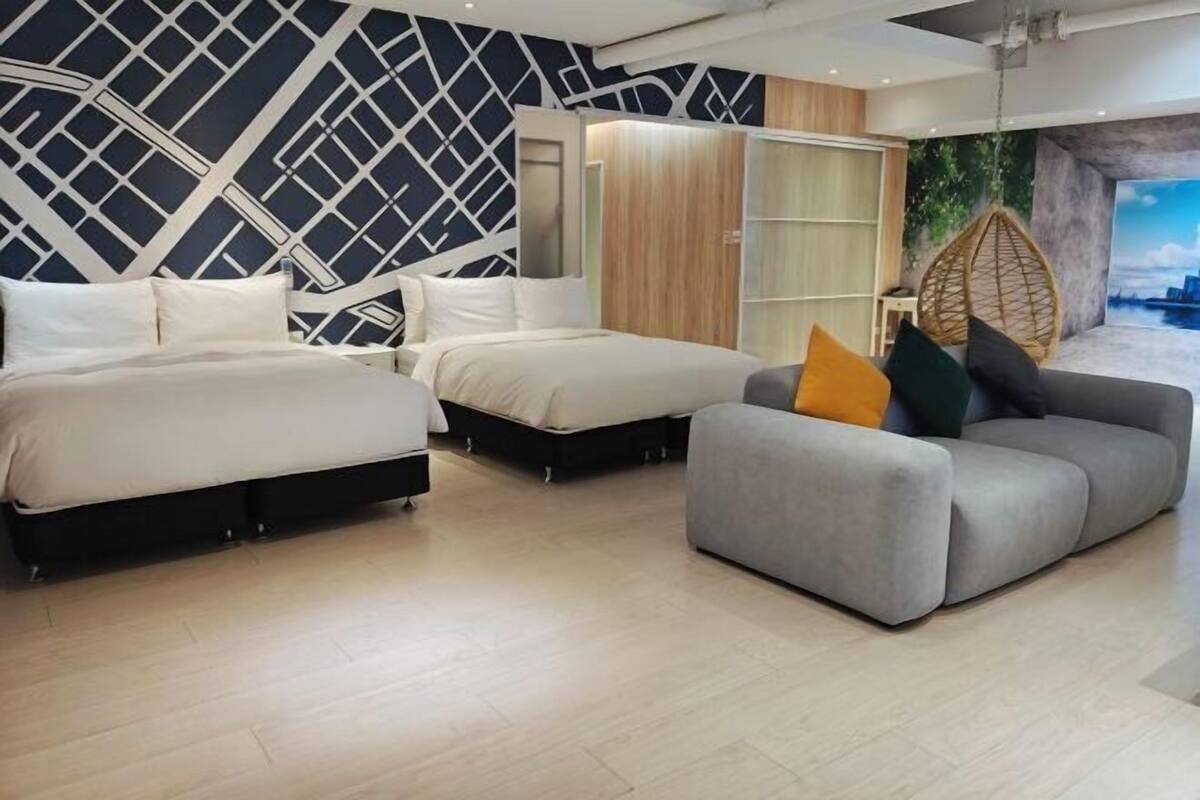 Roupas de cama premium, edredons de pluma, escrivaninha