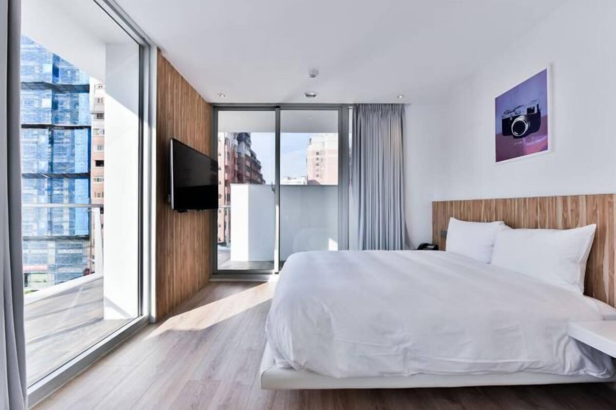 Roupas de cama premium, edredons de pluma, escrivaninha