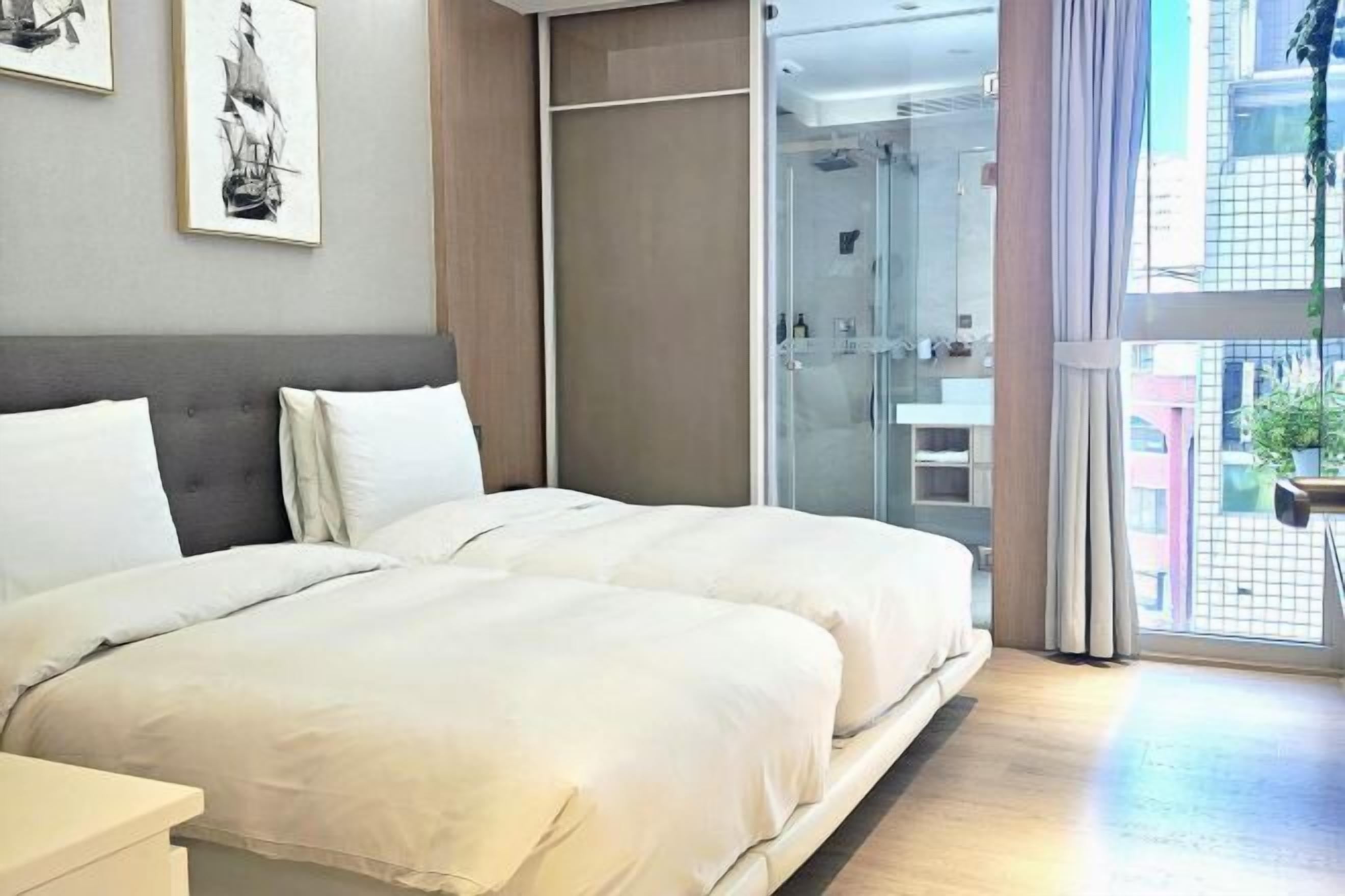 Ropa de cama de alta calidad, cubrecamas y escritorio 