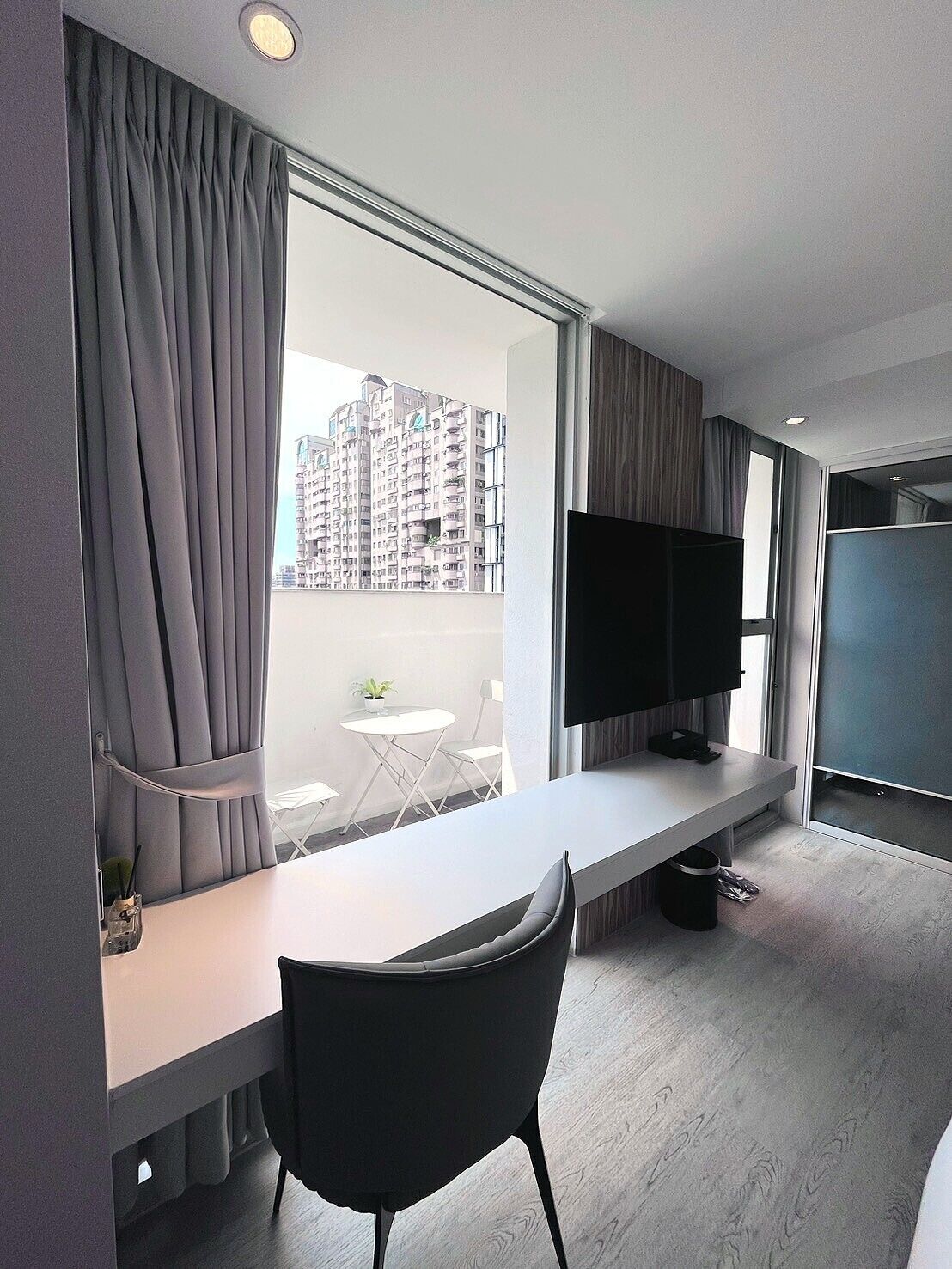 comfort balcony deluxe double-603 | premium bedding, down duvets, desk, soundproofing