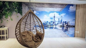 享樂四人房 | 高級寢具、羽絨被、書桌、隔音