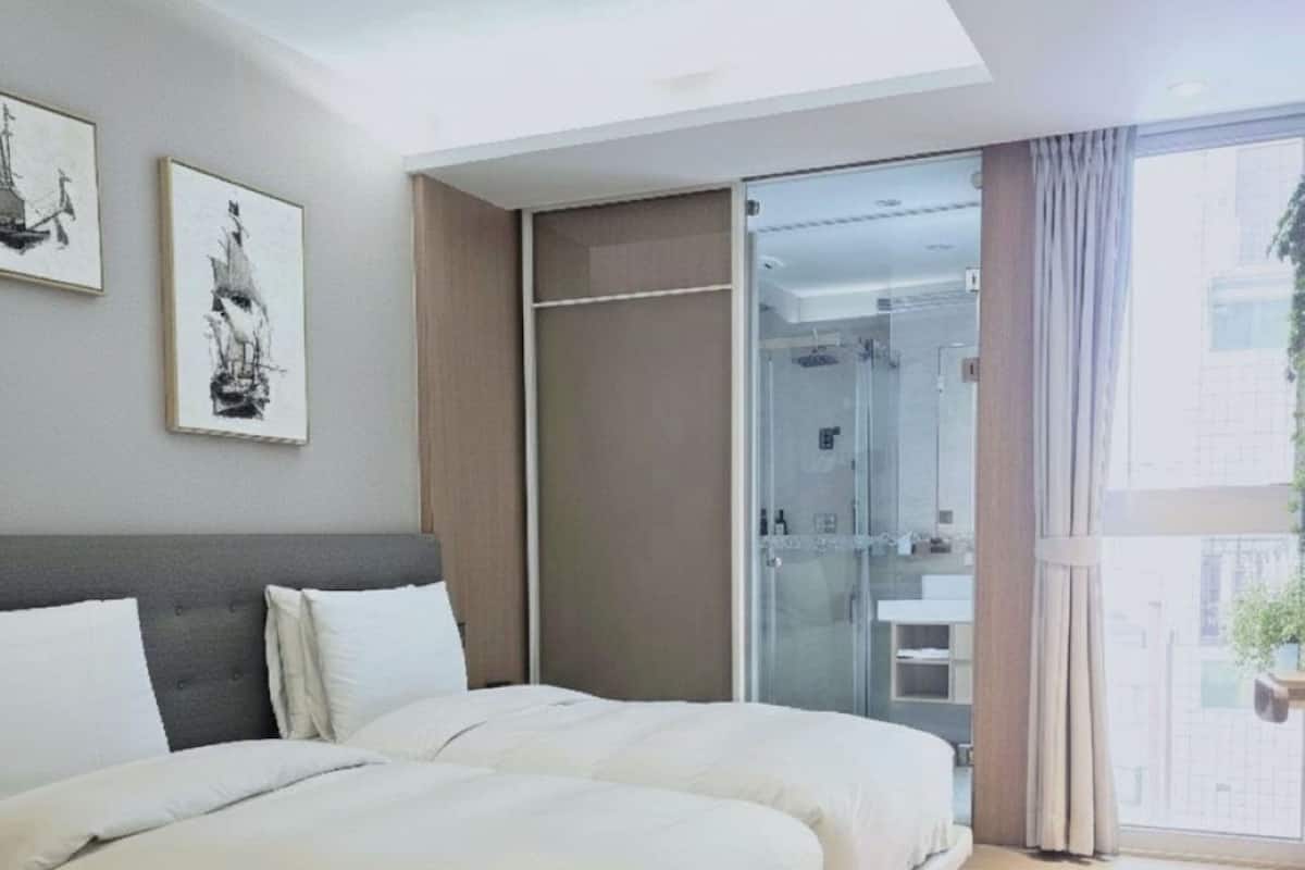 Business Double or Twin Room | Premium bedding, down duvets, desk, soundproofing