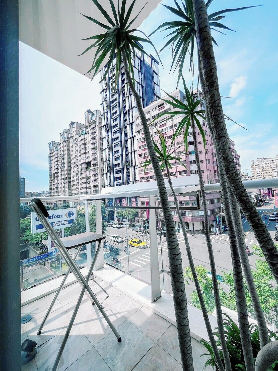 balcony double room | premium bedding, down duvets, desk, soundproofing