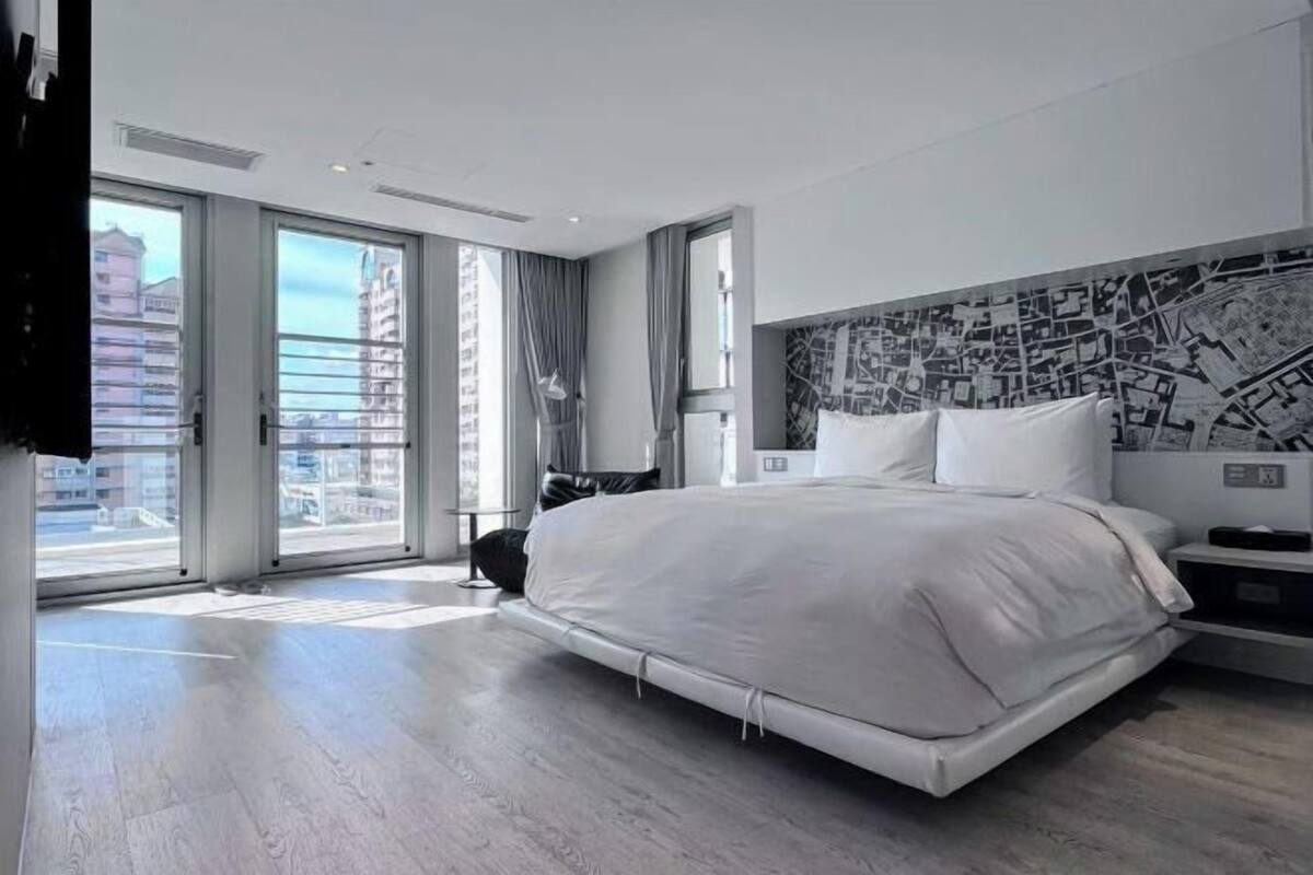 Roupas de cama premium, edredons de pluma, escrivaninha