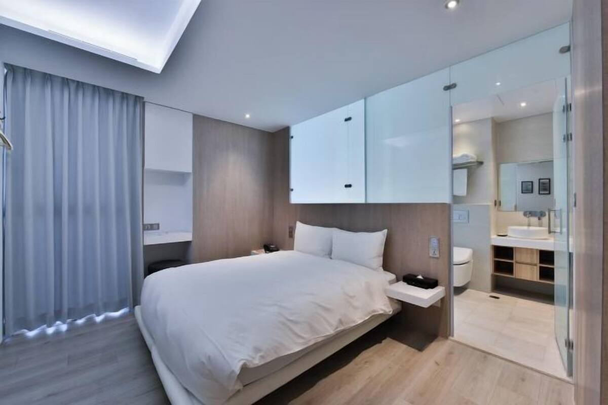 Roupas de cama premium, edredons de pluma, escrivaninha