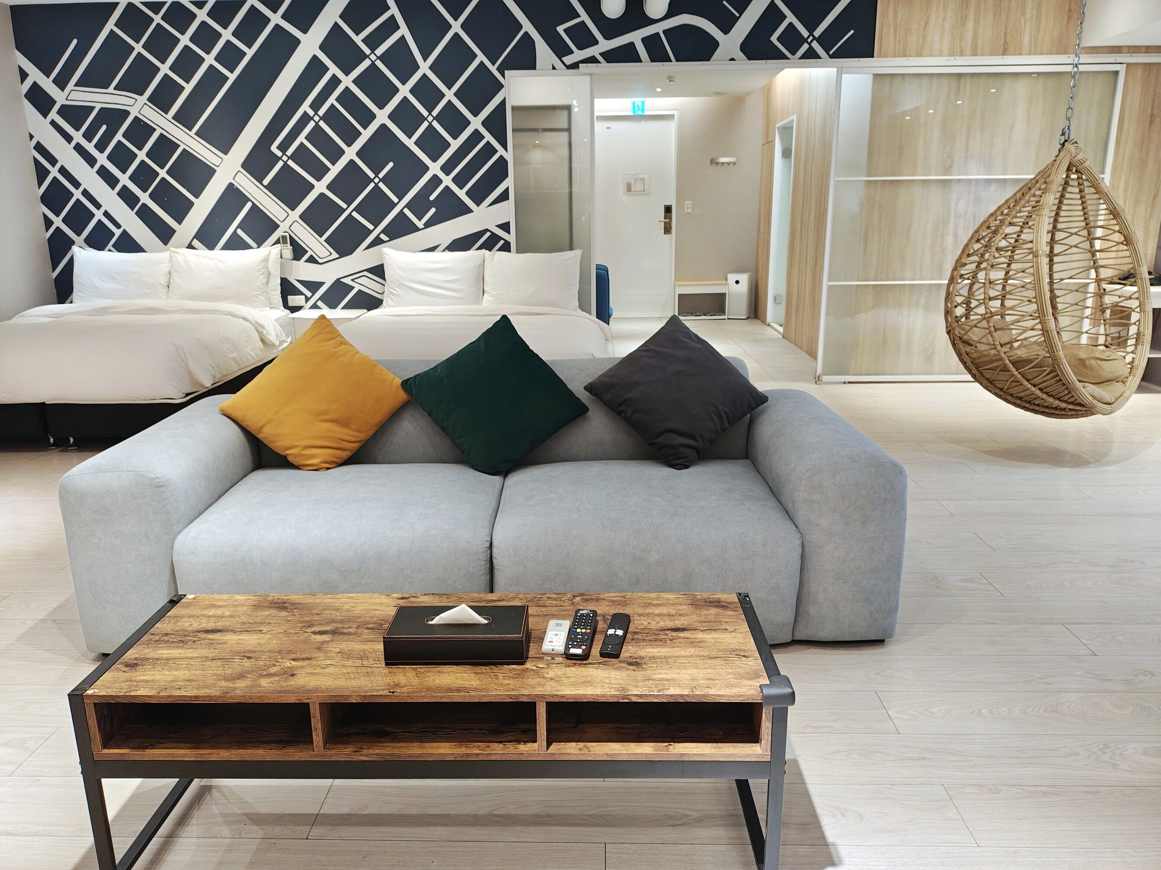 Habitación cuádruple familiar | Ropa de cama de alta calidad, edredón, escritorio y insonorización 