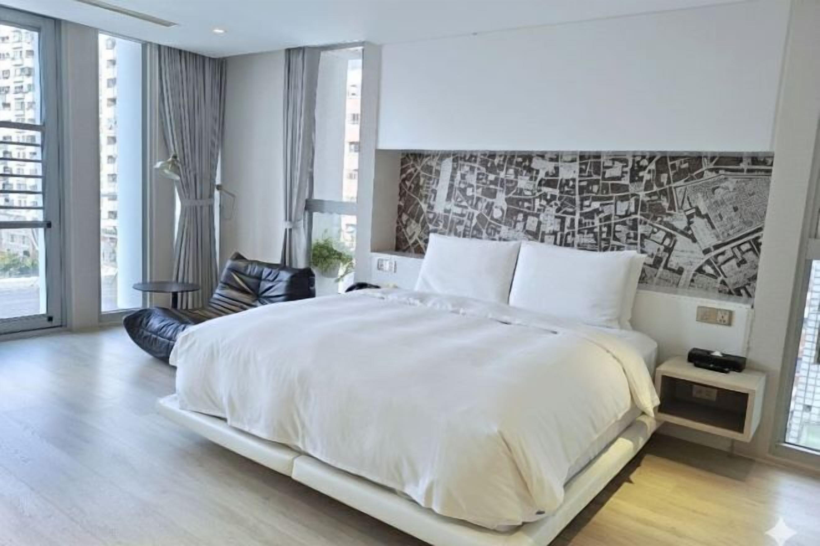 Ropa de cama de alta calidad, cubrecamas y escritorio 