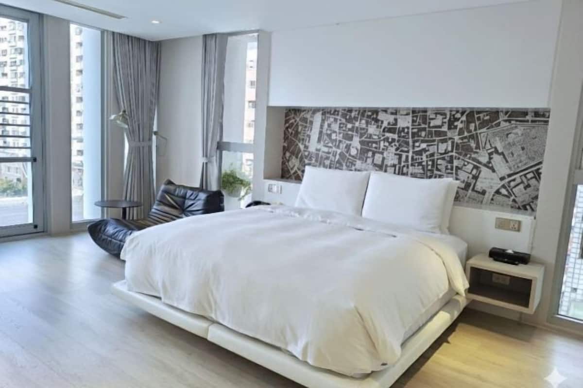 Ropa de cama de alta calidad, cubrecamas y escritorio