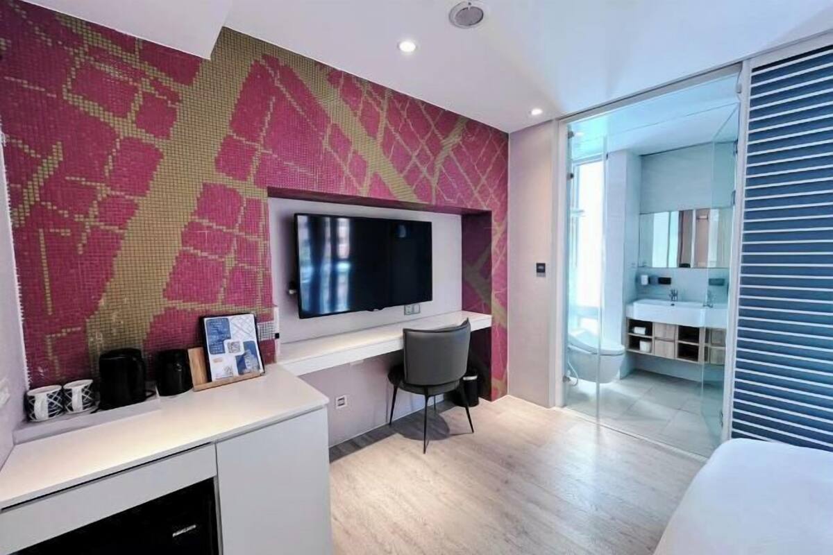 Roupas de cama premium, edredons de pluma, escrivaninha