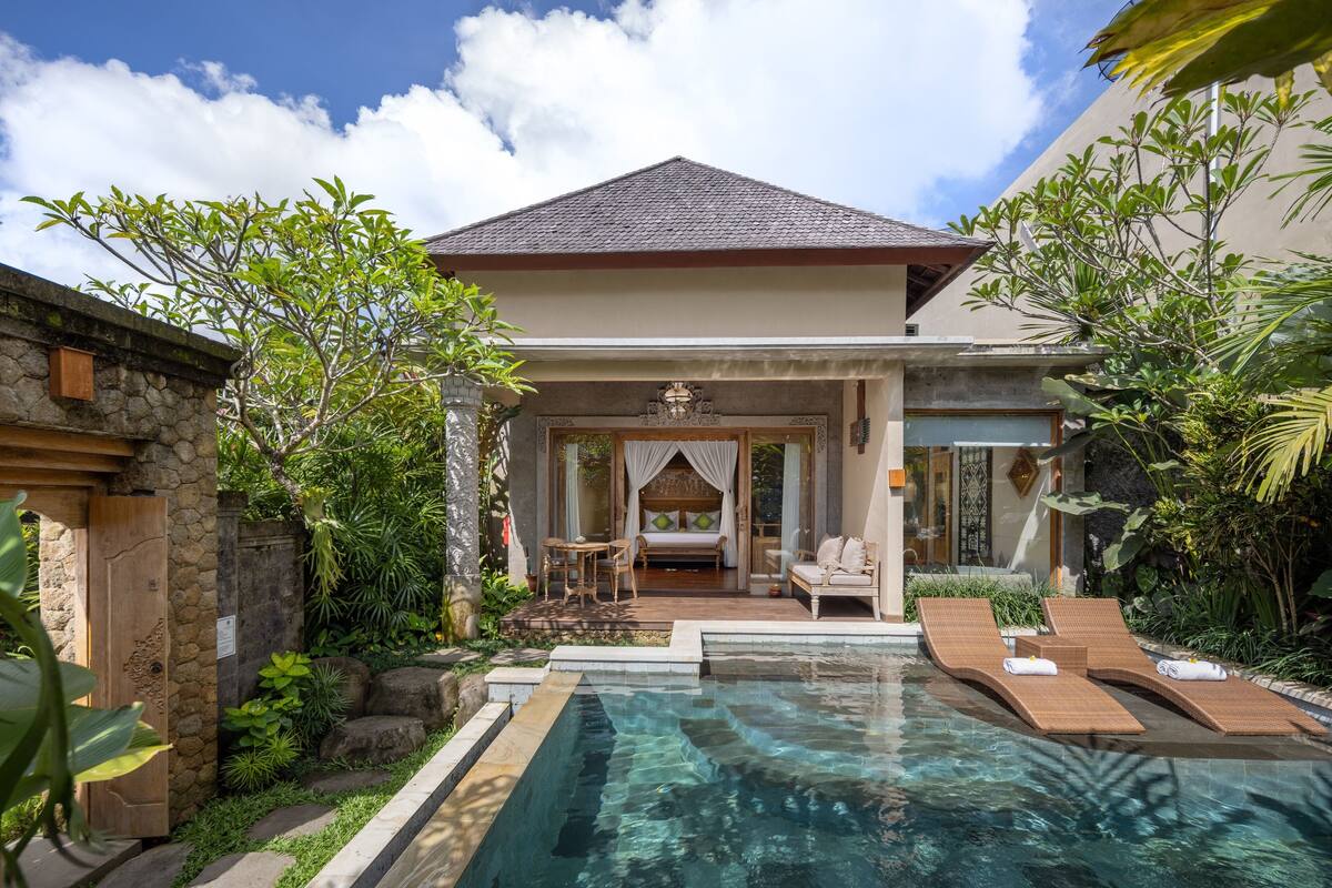 Luxury One-Bedroom Villa with Private Pool with Daily Afternoon Tea | 迷你吧、客房內保險箱、書桌、遮光布/窗簾