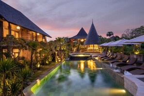 Outdoor pool, free pool cabanas, pool umbrellas