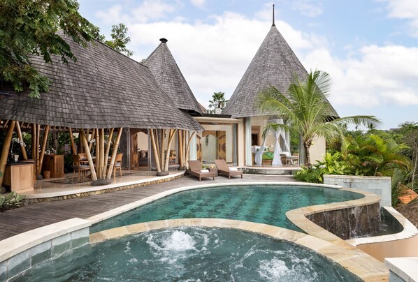 Luxury Royal Private Pool Villa with Jacuzzi with Daily Afternoon Tea | Living area