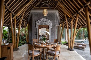 Luxury Royal Private Pool Villa with Jacuzzi with Daily Afternoon Tea | Γεύματα στο δωμάτιο