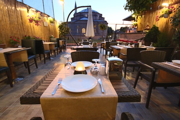 Outdoor dining - Aya Sergios (Istanbul)