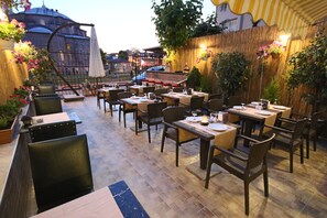 Outdoor dining - Aya Sergios (Istanbul)