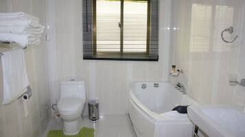 Double Room | Bathroom | Separate tub and shower, deep soaking tub, free toiletries, towels