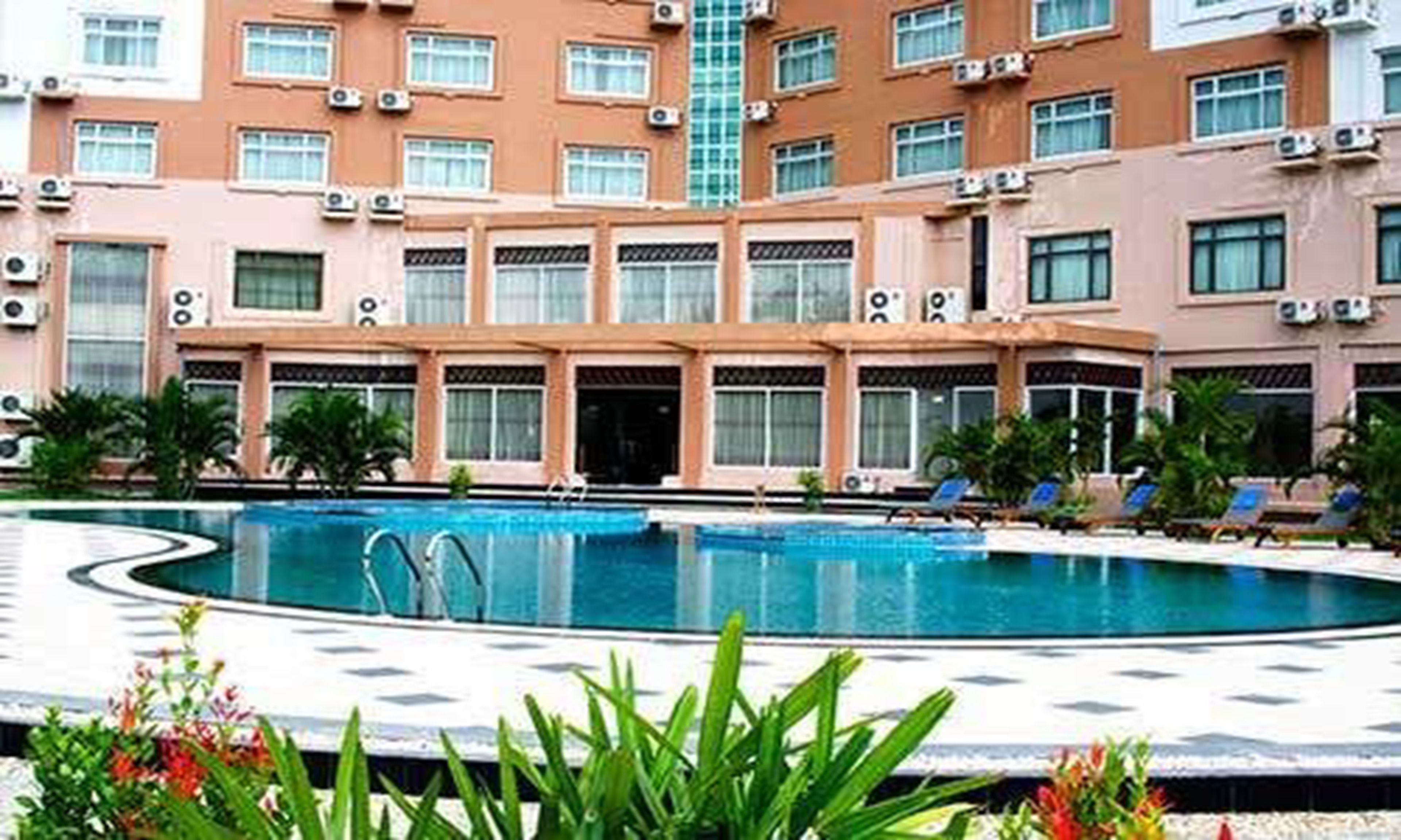 Kolam renang outdoor