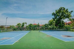 Tennisvöllur