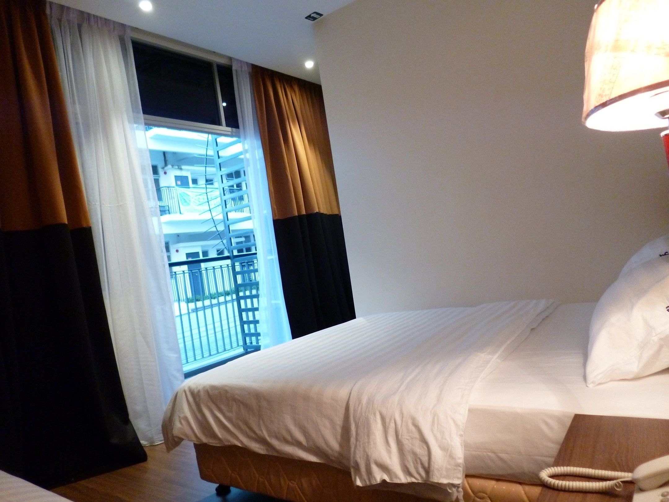 king | desk, iron/ironing board, free wifi