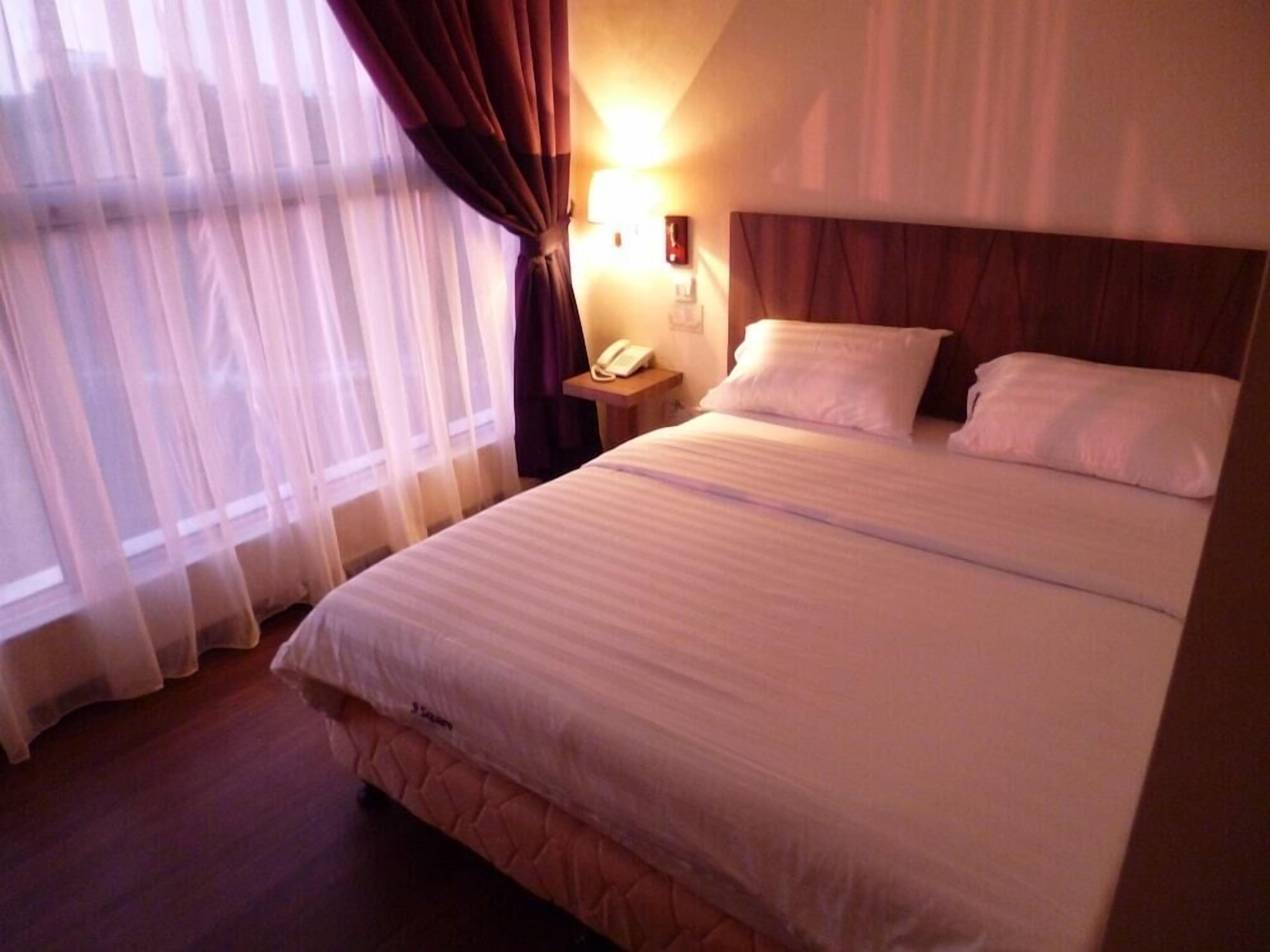 Desk, iron/ironing board, free WiFi