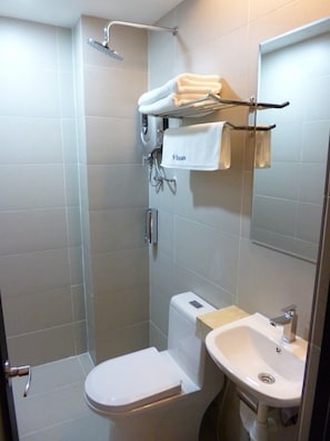 Shower, free toiletries, hair dryer, towels