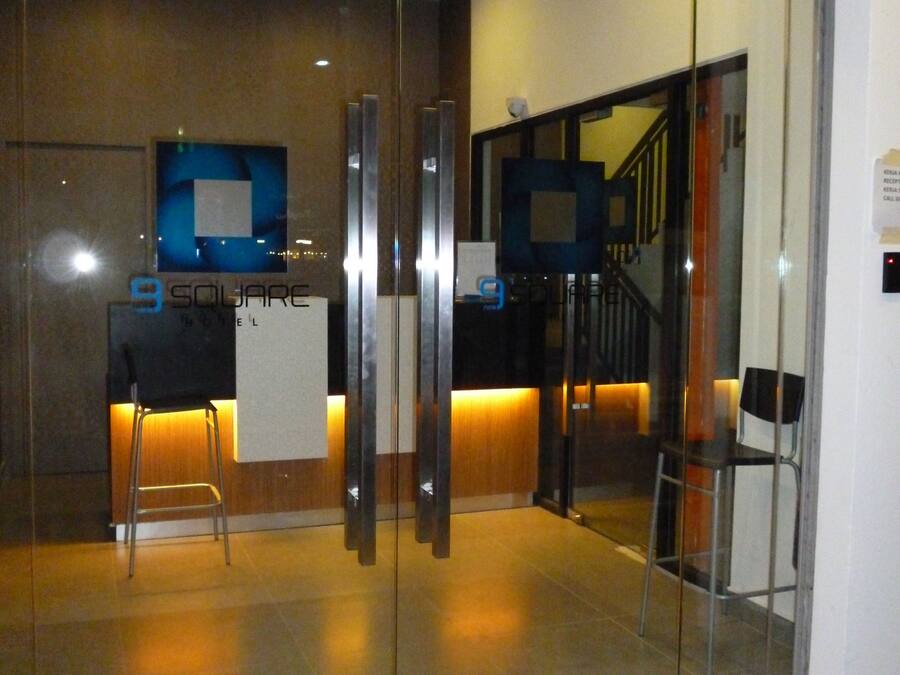 Pintu masuk interior