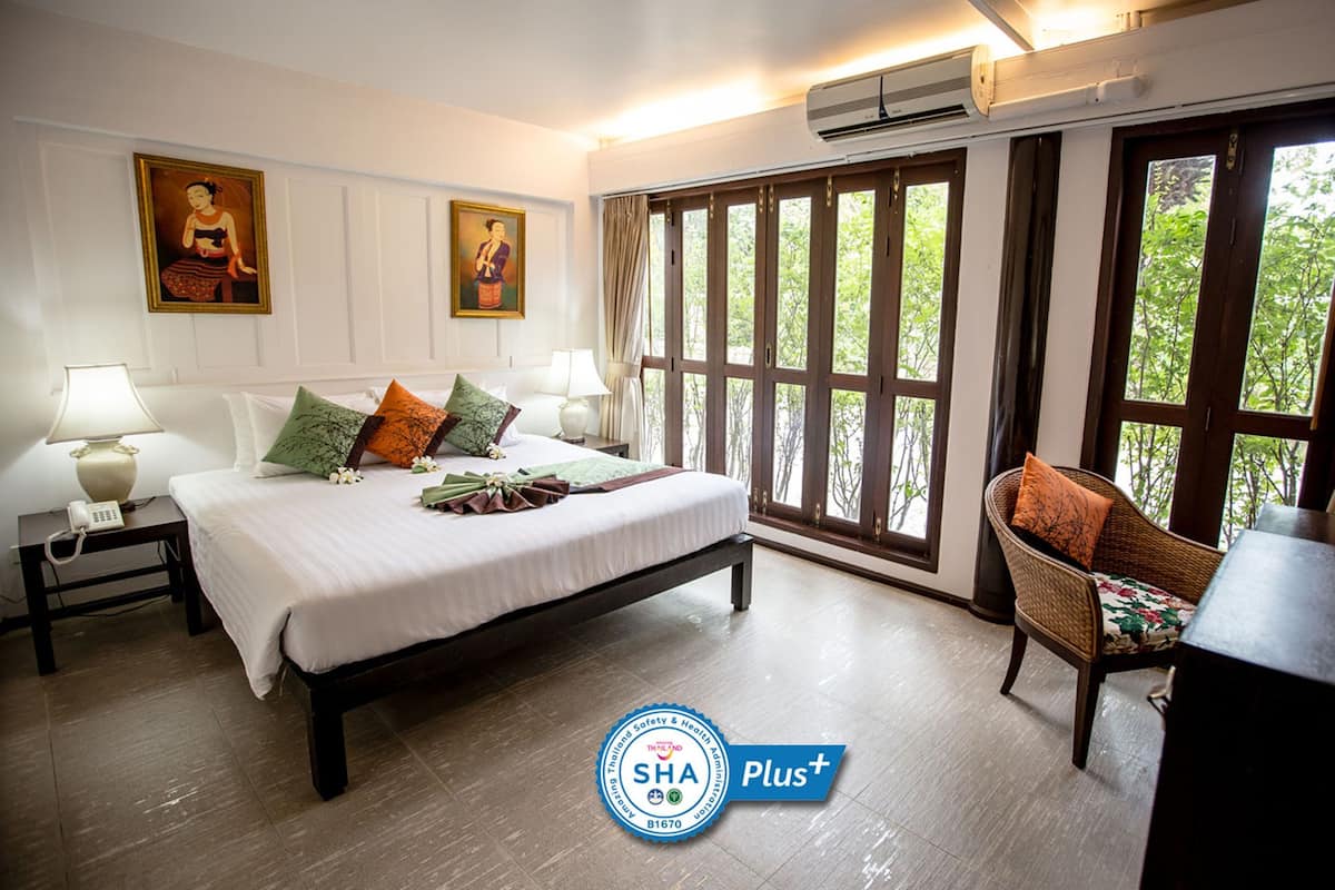 In-room safe, desk, blackout drapes, free WiFi