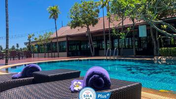 2 outdoor pools, pool umbrellas, sun loungers