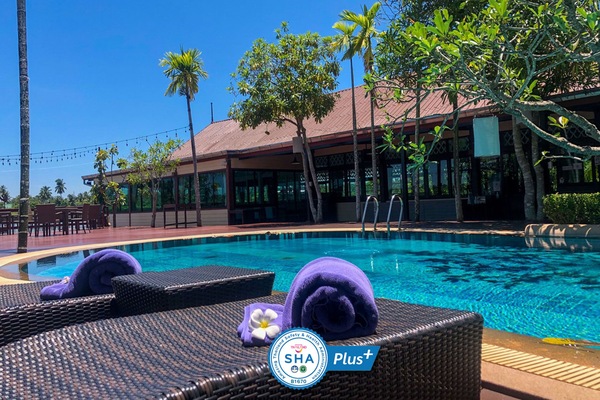 2 outdoor pools, pool umbrellas, sun loungers