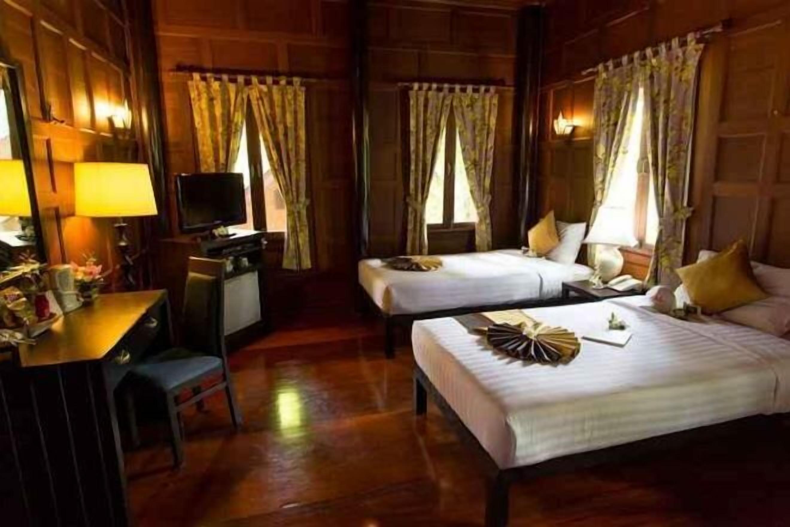 In-room safe, desk, blackout drapes, free WiFi